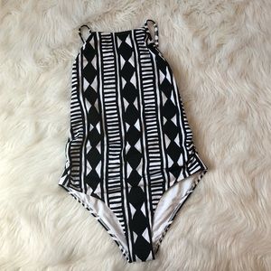 Old navy one piece swimsuit